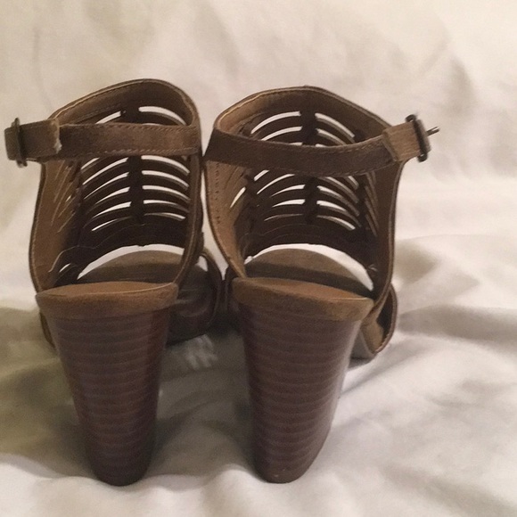 Ladies Sandals - Picture 4 of 7